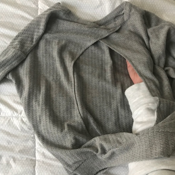 long sleeve open back top! size medium! - Picture 2 of 2